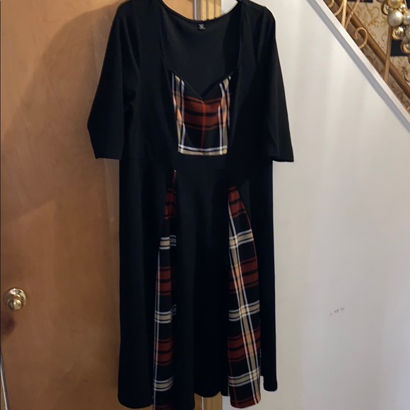 SHEIN Black and Plaid Long Sleeve Dress - Picture 1 of 1